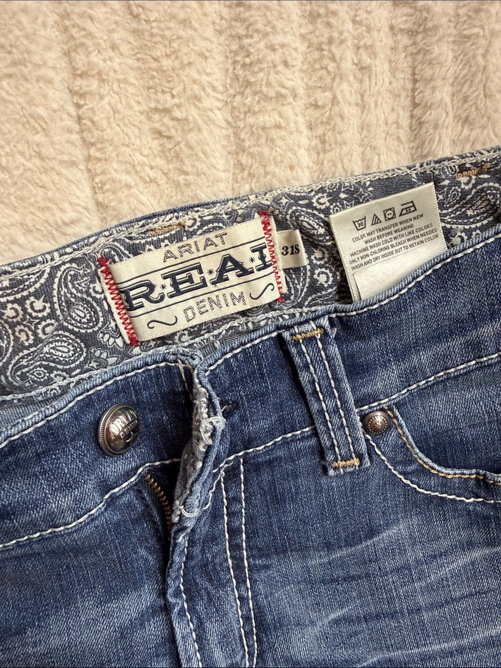 Ariat Women's Medium Blue Bootcut Jeans with Contrast Pocket Stitching - Picture 4 of 4